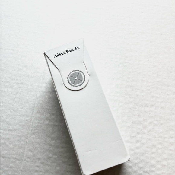 New African Botanics Fleur de Rose cream cleanser - Picture 4 of 4